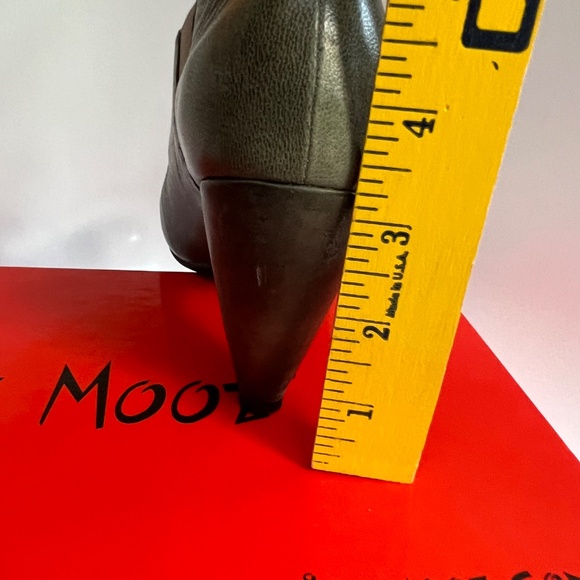 MIZ MOOZ Simone Leather Mary Jane Pumps Gray Sz 6 - Picture 9 of 13